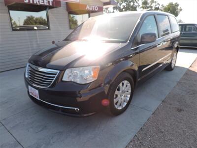 2014 Chrysler Town & Country Touring - Photo 2 - Lexington, NE 68850