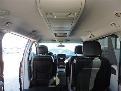 2014 Chrysler Town & Country Touring - Photo 13 - Lexington, NE 68850