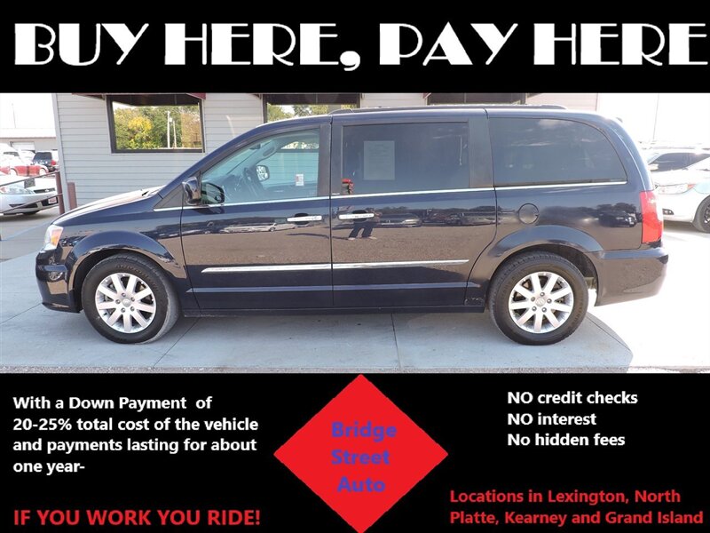 2014 Chrysler Town & Country Touring   - Photo 1 - Lexington, NE 68850