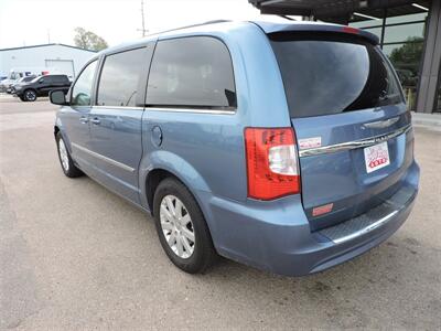 2011 Chrysler Town & Country Touring-L - Photo 7 - Lexington, NE 68850