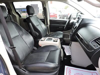 2011 Chrysler Town & Country Touring-L - Photo 15 - Lexington, NE 68850