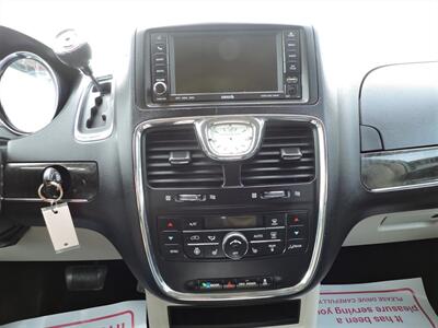 2011 Chrysler Town & Country Touring-L - Photo 18 - Lexington, NE 68850