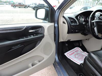 2011 Chrysler Town & Country Touring-L - Photo 16 - Lexington, NE 68850