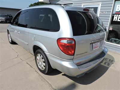 2006 Chrysler Town & Country Touring   - Photo 7 - North Platte, NE 69101