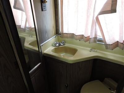 1973 Winnebago Bravo M300 - Photo 14 - Lexington, NE 68850