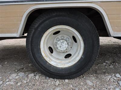 1973 Winnebago Bravo M300 - Photo 6 - Lexington, NE 68850