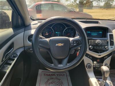 2014 Chevrolet Cruze LS Auto   - Photo 11 - Lexington, NE 68850