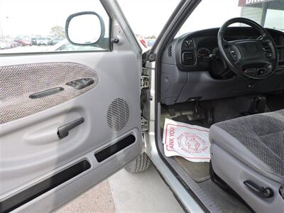 2001 Dodge Ram 1500 SLT - Photo 12 - Lexington, NE 68850