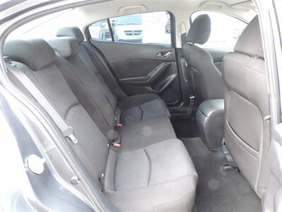 2015 Mazda Mazda3 i Sport - Photo 11 - Lexington, NE 68850