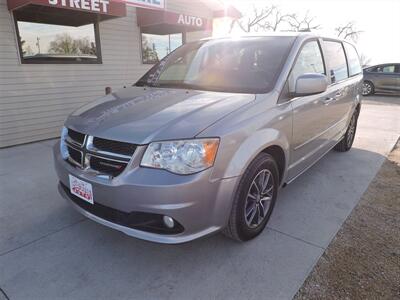 2017 Dodge Grand Caravan SXT   - Photo 2 - Lexington, NE 68850