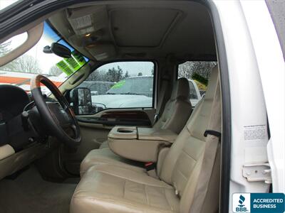2005 Ford F-350 Lariat  Dually Diesel - Photo 5 - Portland, OR 97216-1402