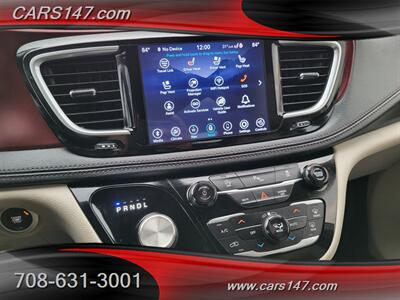2020 Chrysler Pacifica Limited   - Photo 19 - Midlothian, IL 60445