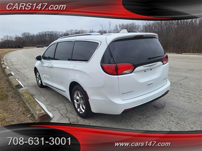 2020 Chrysler Pacifica Limited   - Photo 9 - Midlothian, IL 60445