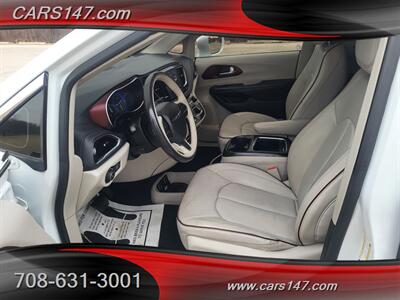 2020 Chrysler Pacifica Limited   - Photo 11 - Midlothian, IL 60445