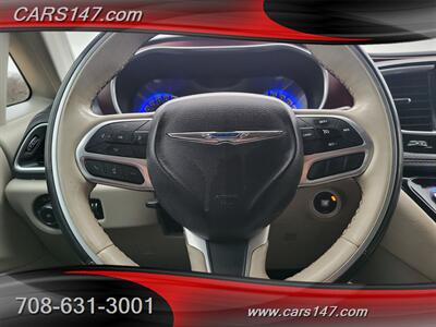 2020 Chrysler Pacifica Limited   - Photo 18 - Midlothian, IL 60445
