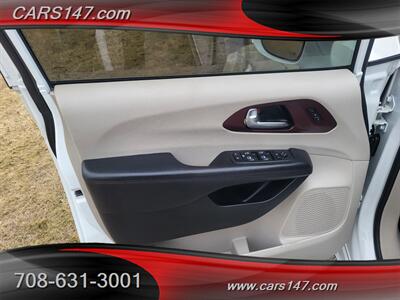 2020 Chrysler Pacifica Limited   - Photo 25 - Midlothian, IL 60445