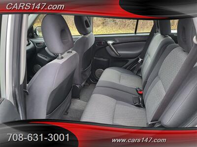 2004 Toyota RAV4   - Photo 15 - Midlothian, IL 60445