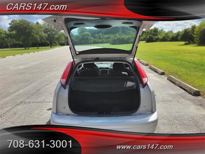 2005 Ford Focus ZX3 SE - Photo 10 - Midlothian, IL 60445