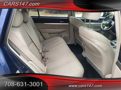 2010 Subaru Outback 3.6R Premium   - Photo 13 - Midlothian, IL 60445