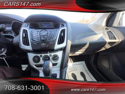 2014 Ford Focus SE   - Photo 19 - Midlothian, IL 60445