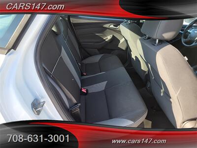 2014 Ford Focus SE   - Photo 13 - Midlothian, IL 60445