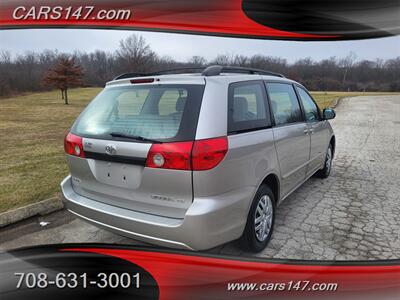 2007 Toyota Sienna CE 7-Passenger   - Photo 7 - Midlothian, IL 60445