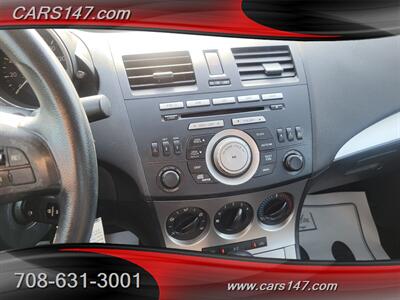 2011 Mazda Mazda3 i Touring   - Photo 18 - Midlothian, IL 60445