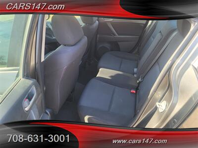 2011 Mazda Mazda3 i Touring   - Photo 13 - Midlothian, IL 60445