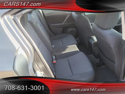 2011 Mazda Mazda3 i Touring   - Photo 14 - Midlothian, IL 60445