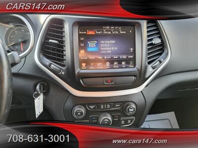 2016 Jeep Cherokee Trailhawk - Photo 28 - Midlothian, IL 60445