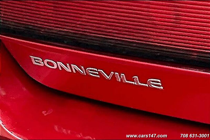 2005 Pontiac Bonneville SLE photo