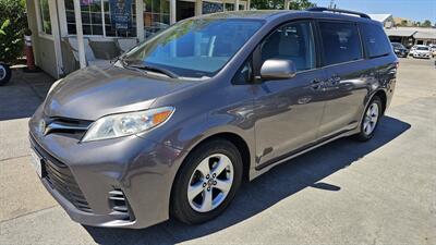 2018 Toyota Sienna LE 8-Passenger Minivan
