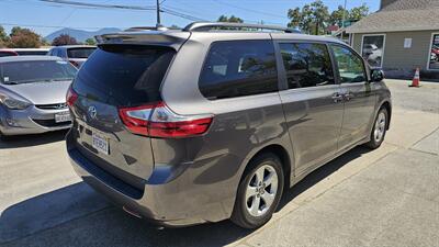 2018 Toyota Sienna LE 8-Passenger - Photo 3 - Lakeport, CA 95453-5619