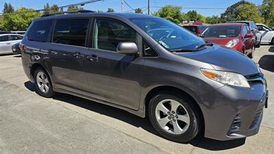 2018 Toyota Sienna LE 8-Passenger - Photo 2 - Lakeport, CA 95453-5619