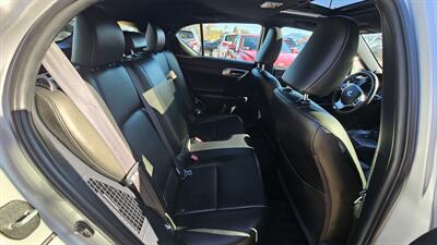 2012 Lexus CT 200h Premium   - Photo 6 - Lakeport, CA 95453-5619