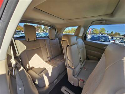2014 Nissan Pathfinder Platinum   - Photo 7 - Lakeport, CA 95453-5619