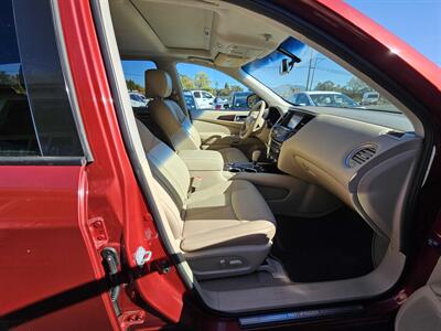 2014 Nissan Pathfinder Platinum   - Photo 5 - Lakeport, CA 95453-5619