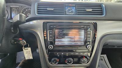 2014 Volkswagen Passat 2.5L SE PZEV - Photo 13 - Lakeport, CA 95453-5619