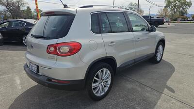 2009 Volkswagen Tiguan SE 4Motion - Photo 3 - Lakeport, CA 95453-5619