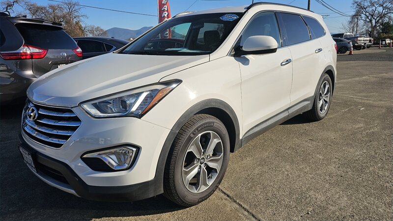 2016 Hyundai SANTA FE SE  