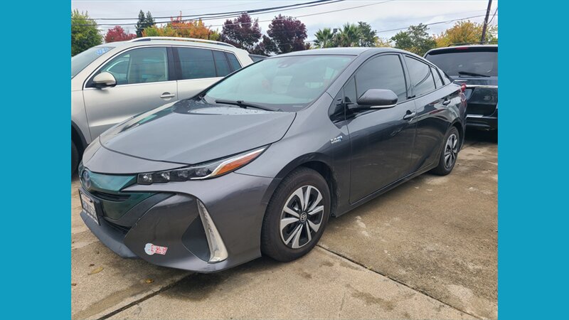 2017 Toyota Prius Prime Premium   - Photo 1 - Lakeport, CA 95453-5619