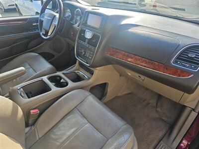 2013 Chrysler Town & Country Limited   - Photo 7 - Lakeport, CA 95453-5619