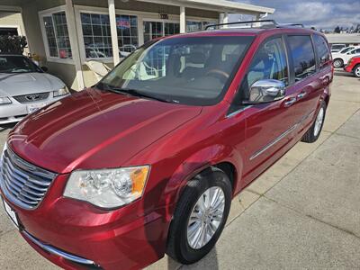 2013 Chrysler Town & Country Limited   - Photo 17 - Lakeport, CA 95453-5619