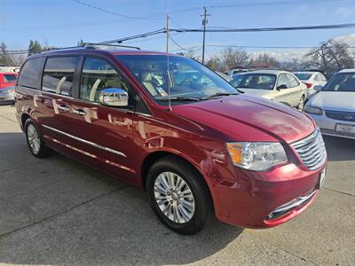 2013 Chrysler Town & Country Limited Van