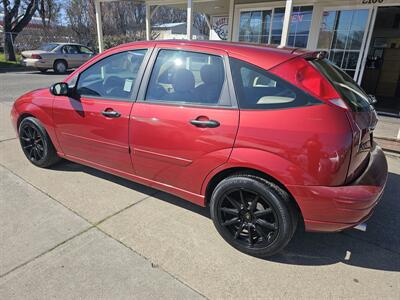 2002 Ford Focus ZX5   - Photo 4 - Lakeport, CA 95453-5619