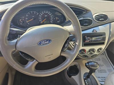 2002 Ford Focus ZX5   - Photo 8 - Lakeport, CA 95453-5619