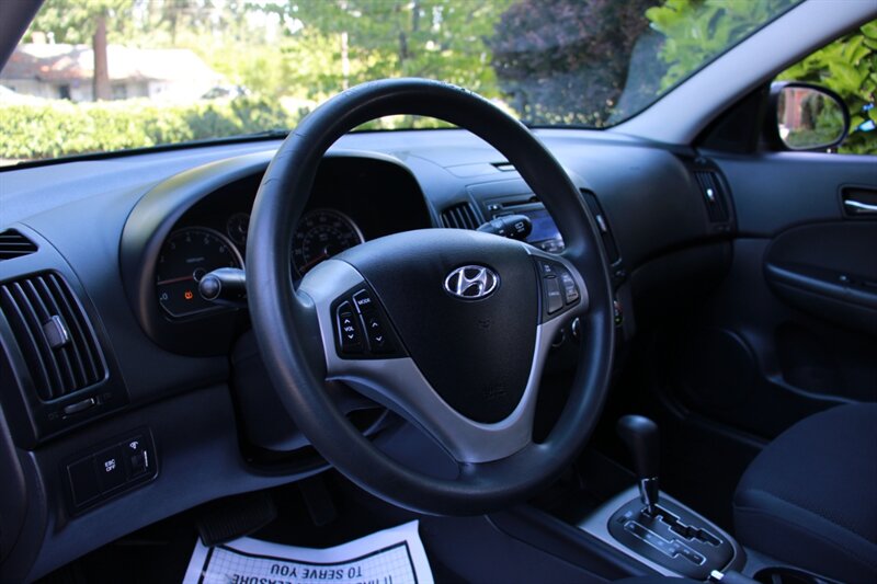 2010 Hyundai Elantra Touring SE photo