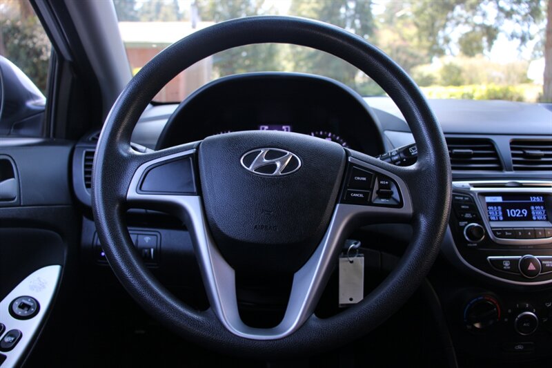 2015 Hyundai Accent GS photo