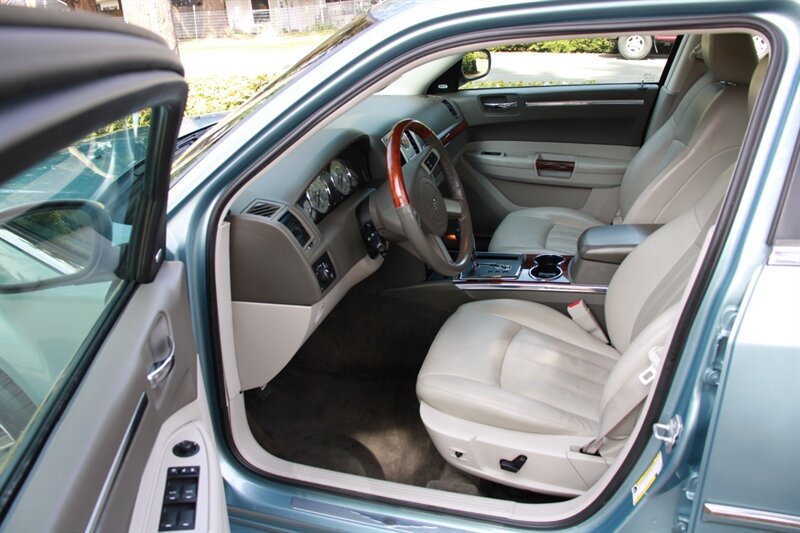 2008 Chrysler 300 C photo