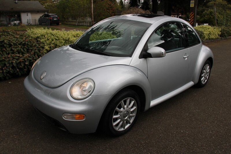 The 2005 Volkswagen New Beetle GLS photos